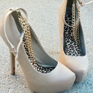 **$old** Charlotte Russe Pumps